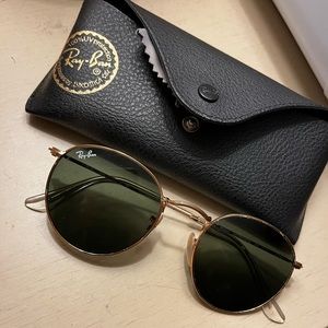 Ray bans, worn a couple times. In great condition.